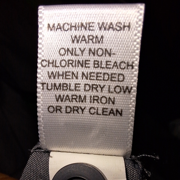 A Banana Republic men's long sleeve button-down shirt in a size large. EUC - Picture 3 of 7